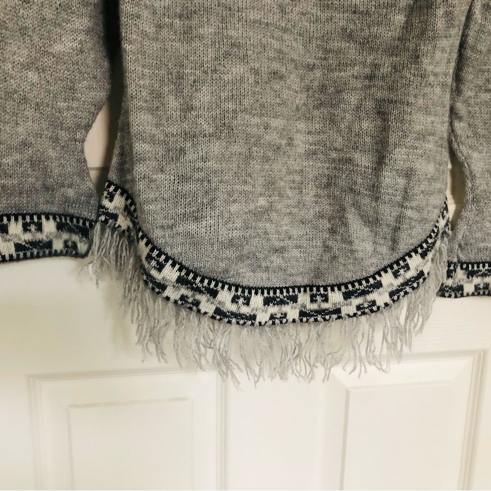 Gray Patterned Women's Sweater - Picture 4 of 5